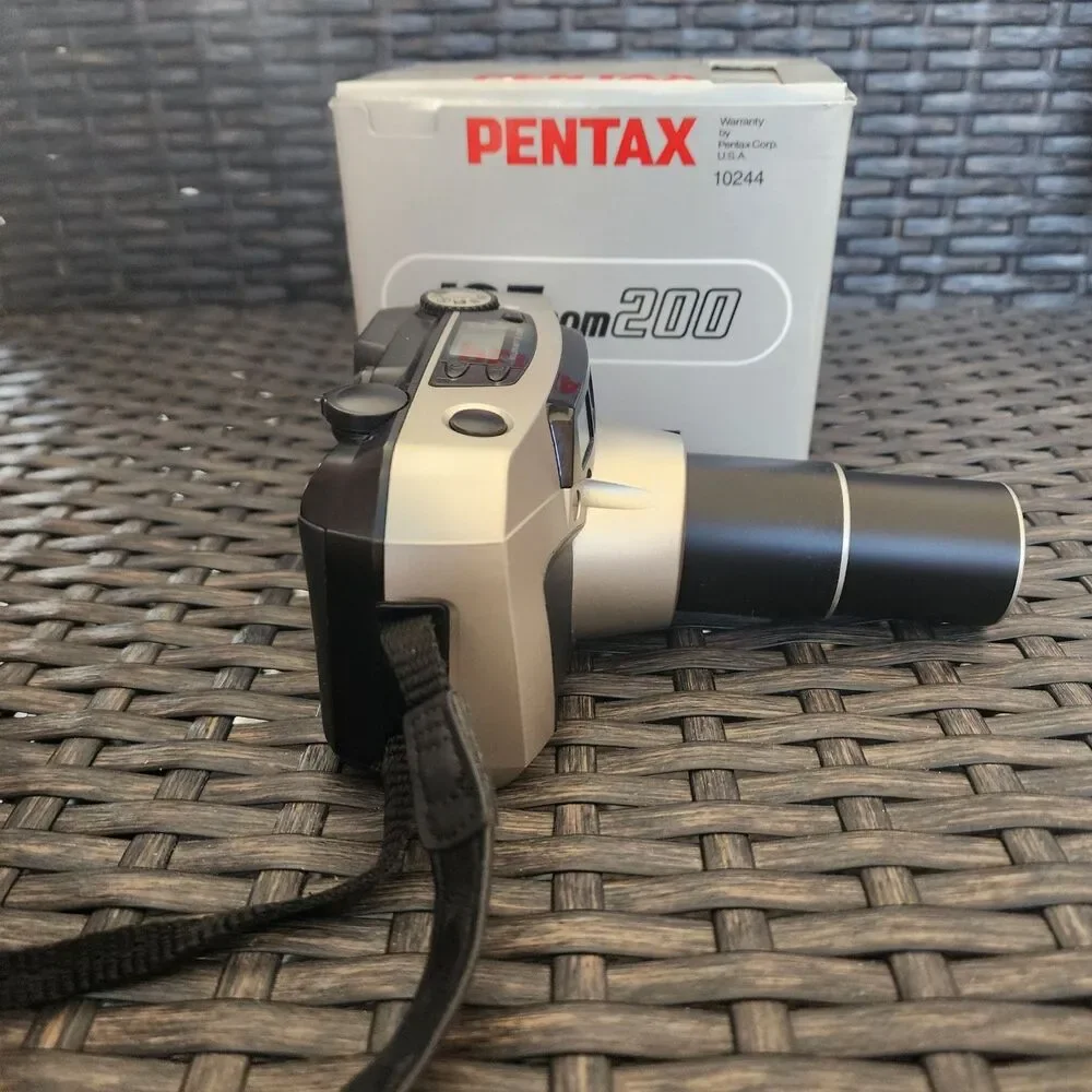 Vintage Pentax IQZoom 160 35mm Point & Shoot Film Camera With Box